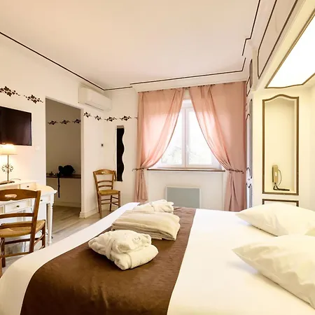 Logis Domaine De Hotel