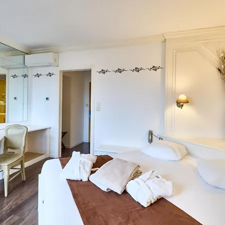Logis Domaine De Hotel 3*